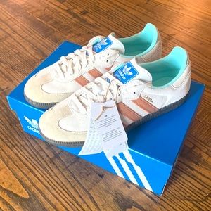 NWT Adidas SAMBA Originals UK - size 8 WOMENS